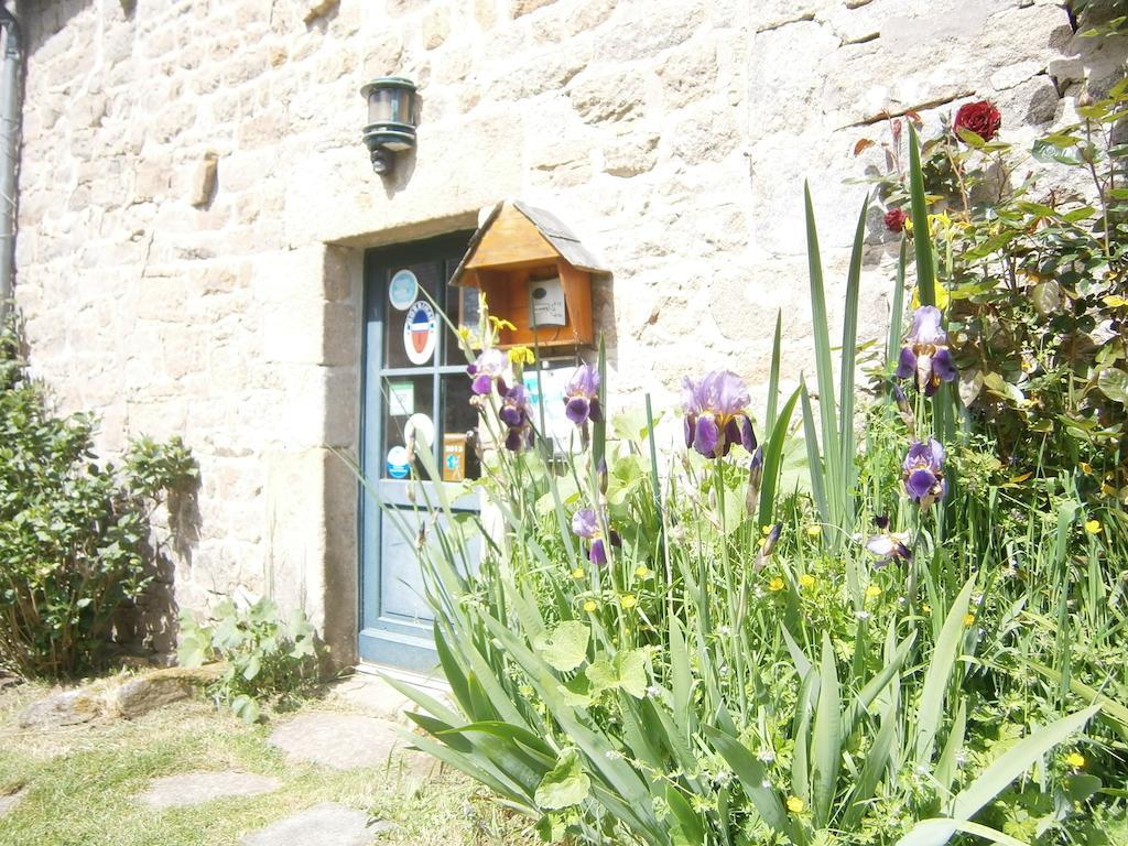 Les Chaumieres De Kerimel Bed & Breakfast Ploemel Exterior photo